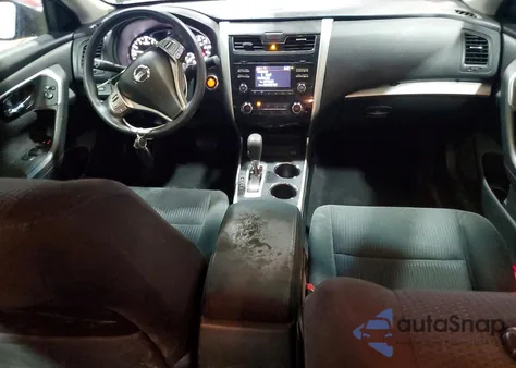 2015 Nissan Altima 2.5 z USA, uszkodzony, nr VIN 1N4AL3AP7FC204400